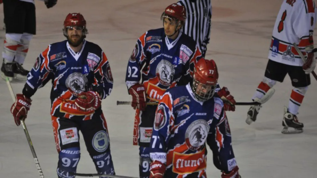 Le Lyon Hockey Club remporte sa première victoire en Ligue Magnus contre Gap (5-4)