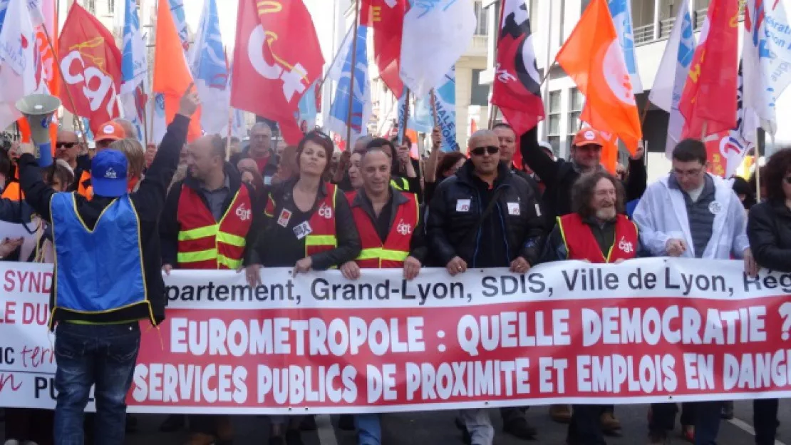 Grève à la Métropole de Lyon : un millier de personnes dans la rue