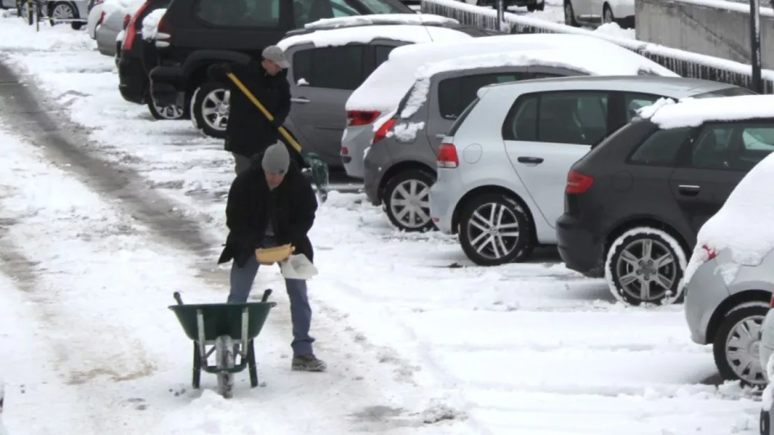 Rhône-Alpes : la pagaille sur les routes samedi, quatre départements toujours en vigilance neige dimanche