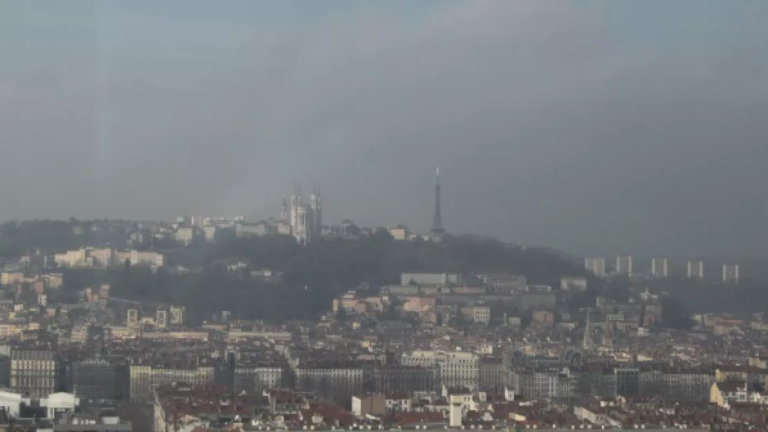 Pollution aux particules fines : le niveau d’alerte activé à Lyon