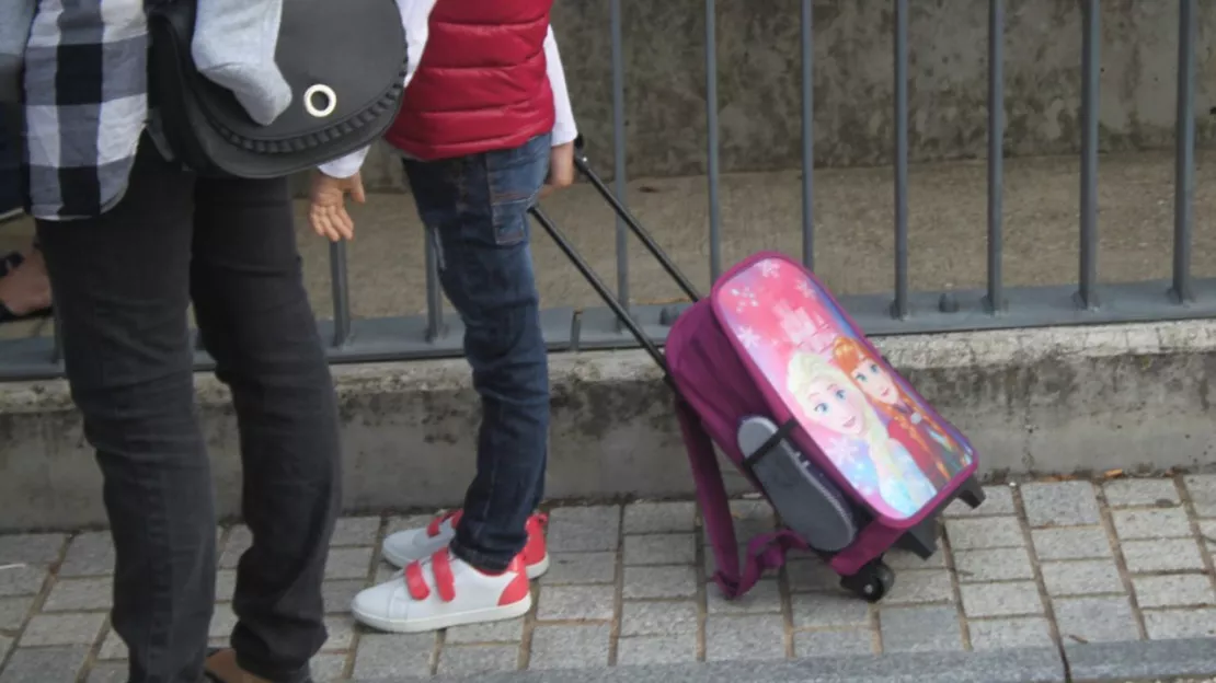 Près de Lyon : oublié par le périscolaire, un petit garçon de 5 ans retrouvé seul par sa maman