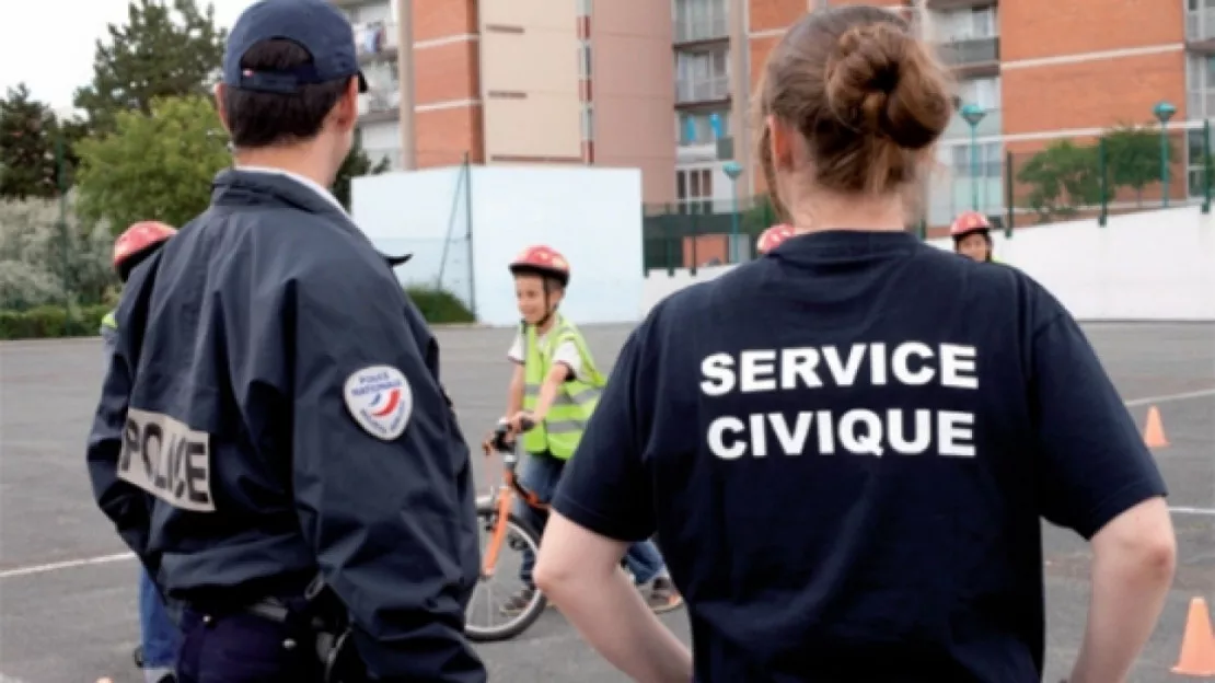 Rhône : le "service civique universel" mis en place en juin 2015