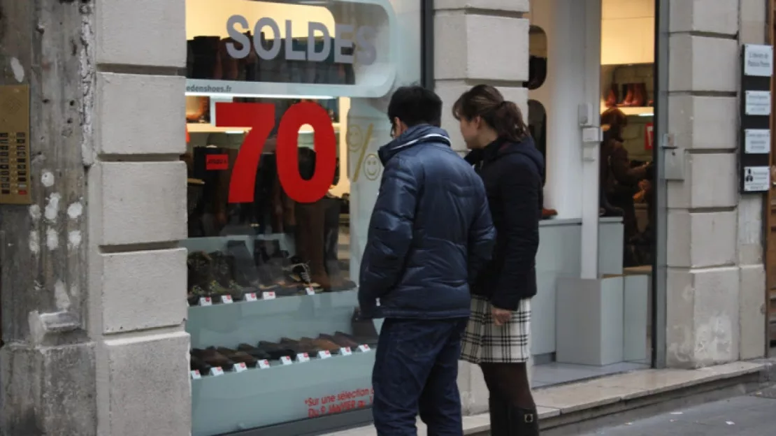 Pour la 1e fois depuis mars, la consommation des ménages en biens s'est repliée de 0,7% en octobre selon l'INSEE