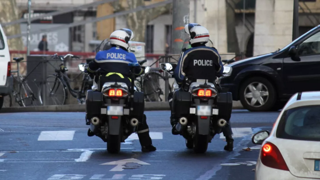 Une adolescente percutée par un scooter, les auteurs prennent la fuite à Lyon