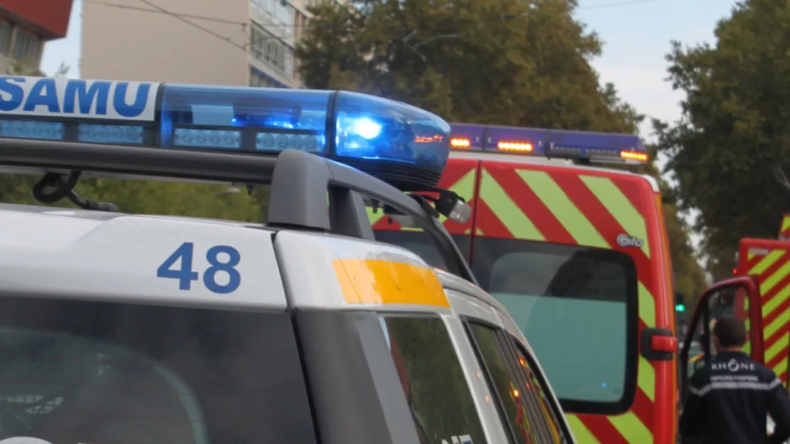 Une jeune femme de 19 ans meurt fauchée par une voiture près de Lyon