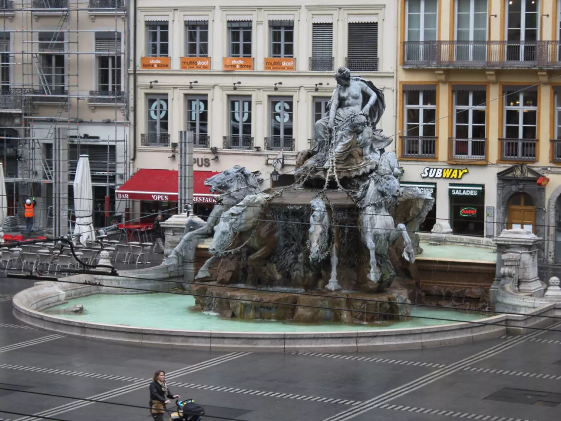 Lyon : un lifting complet pour la fontaine de la place des Terreaux