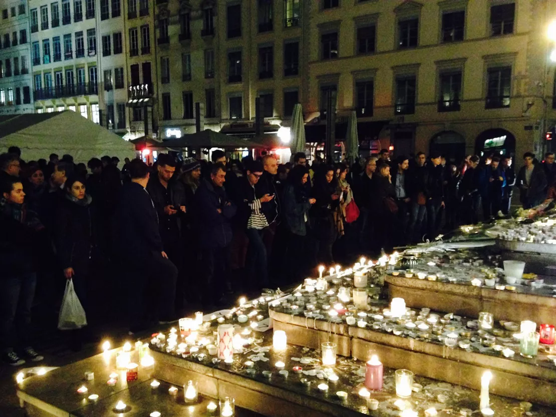 Lyon : plus de 600 personnes pour un nouveau rassemblement spontané suite aux attentats de Paris