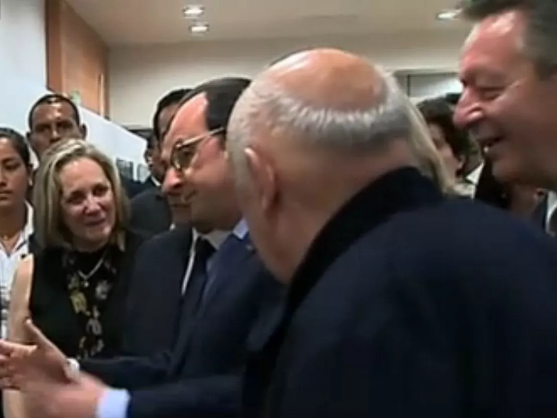 Le rire de fayot de Braillard qui passe mal auprès de Hollande - VIDEO