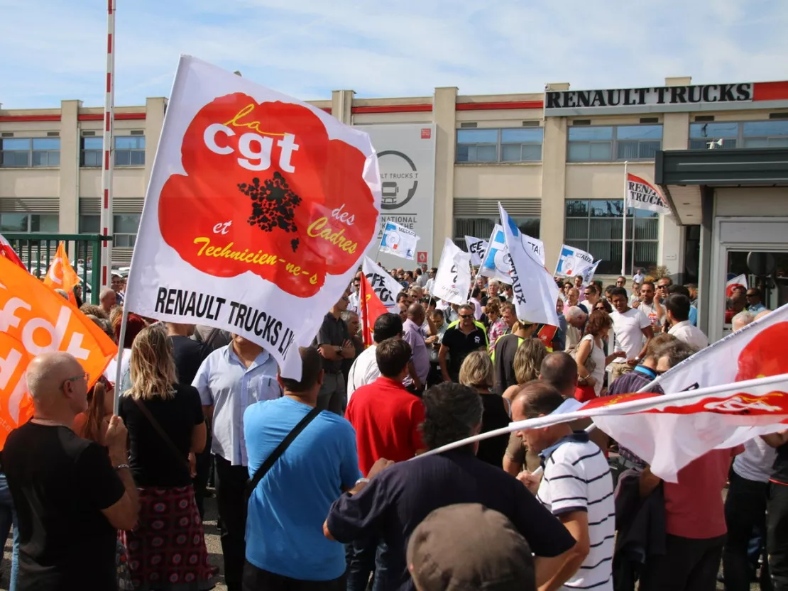 Renault Trucks : 450 personnes manifestent à Vénissieux contre le plan social