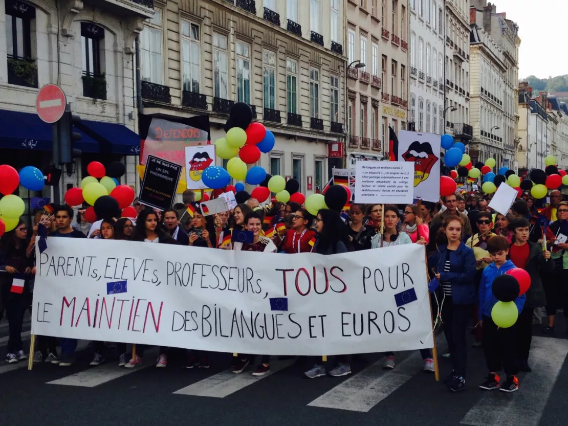 Lyon : 400 professeurs d'allemand manifestent