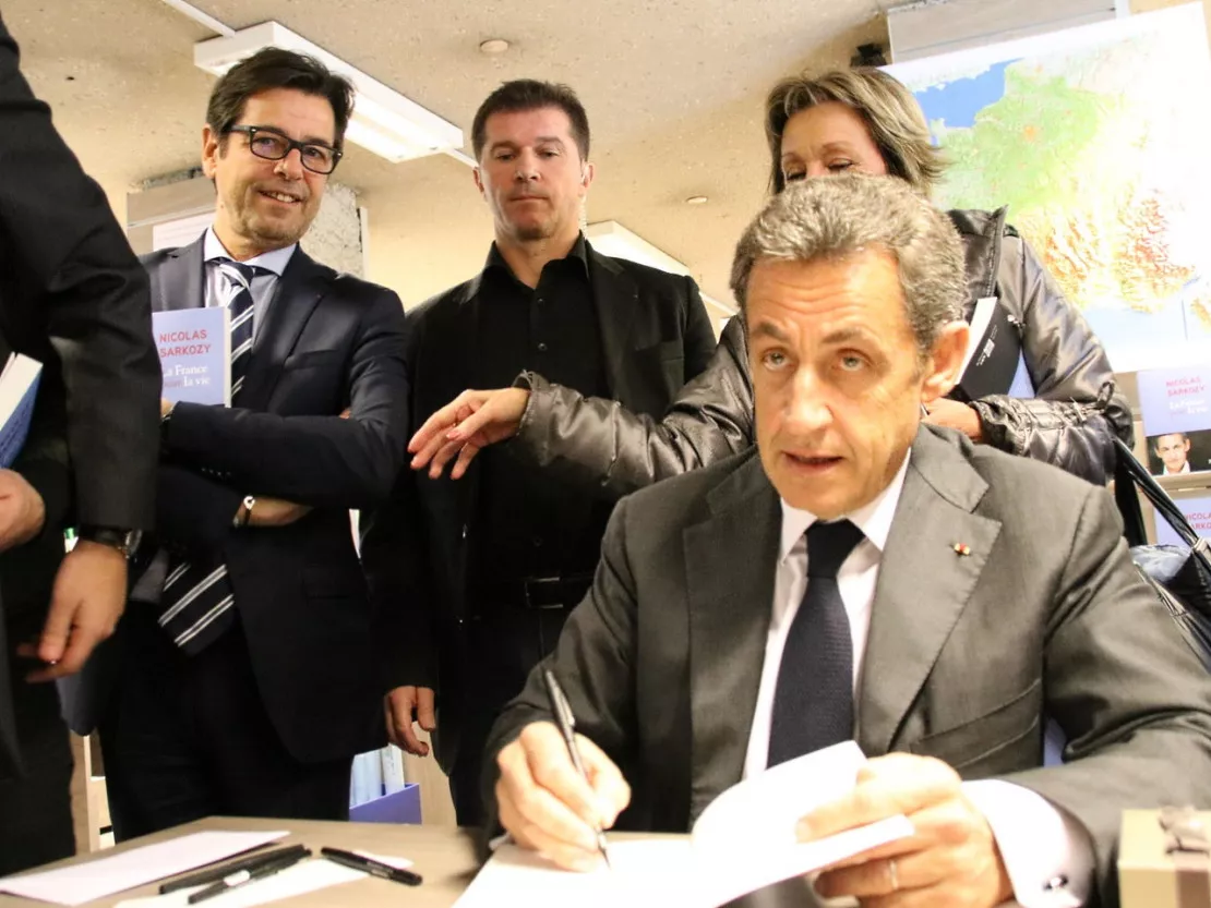 Lyon : près de 500 personnes pour la venue de Nicolas Sarkozy à Decitre