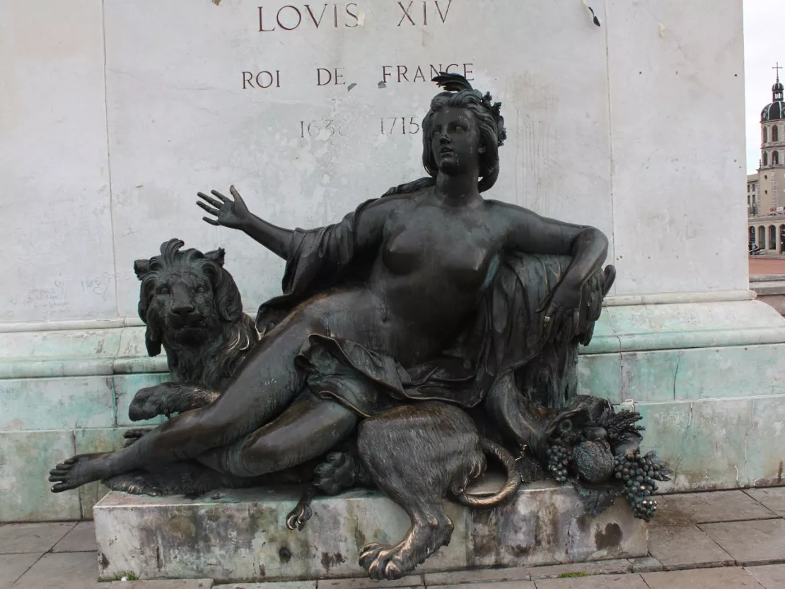 Place Bellecour : faire quelque chose de "très simple" pour protéger la statue Lemot