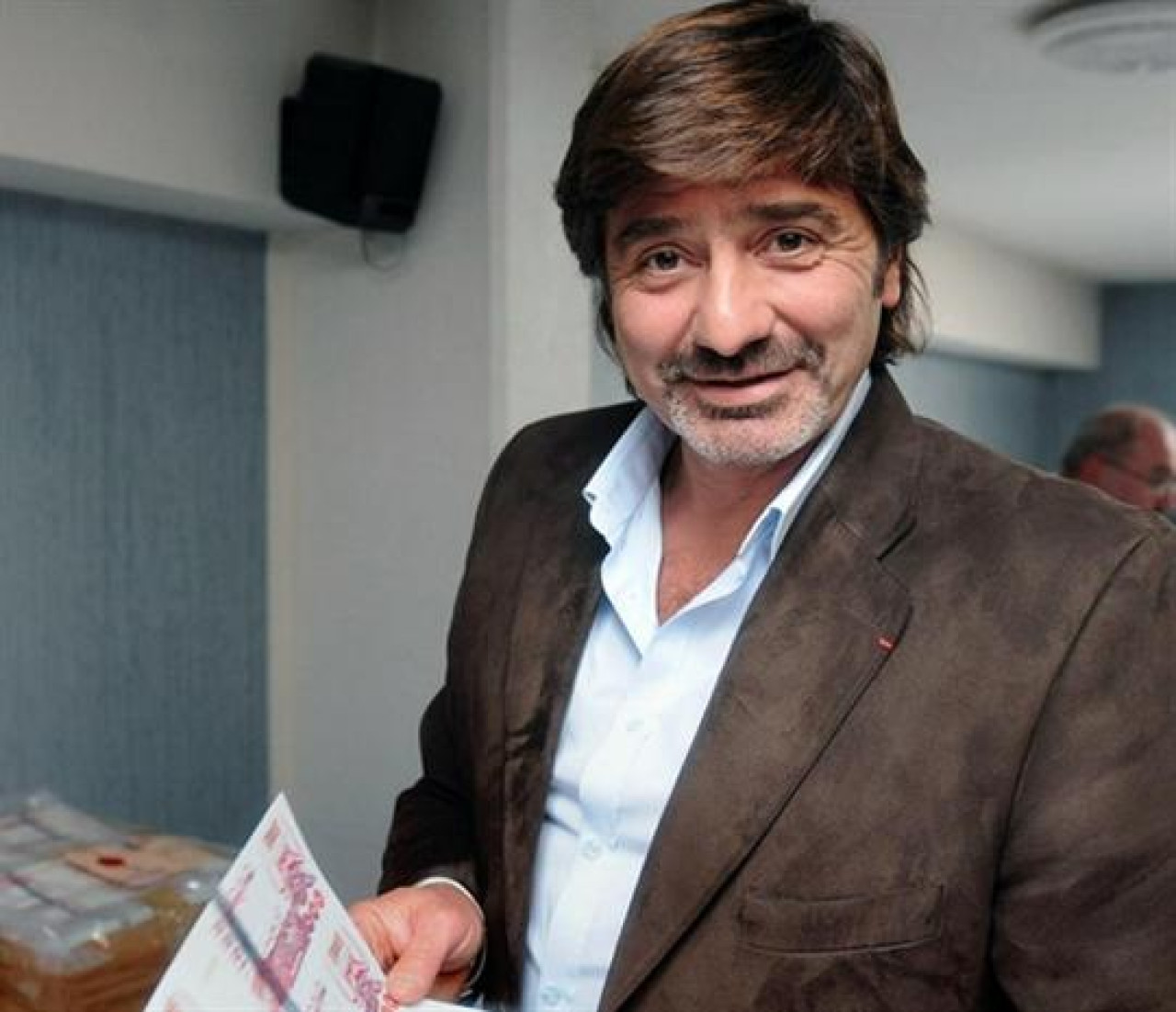 Affaire Neyret : ses avocats veulent &laquo; r&eacute;agir &raquo; aux fuites dans la presse