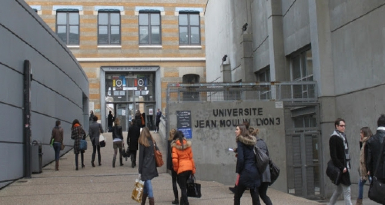 Sélection et frais d'inscription illégaux : Lyon 3 et Centrale Lyon épinglées par l'UNEF Sélection et frais d'inscription illégaux : Lyon 3 et Centrale Lyon épinglées par l'UNEF