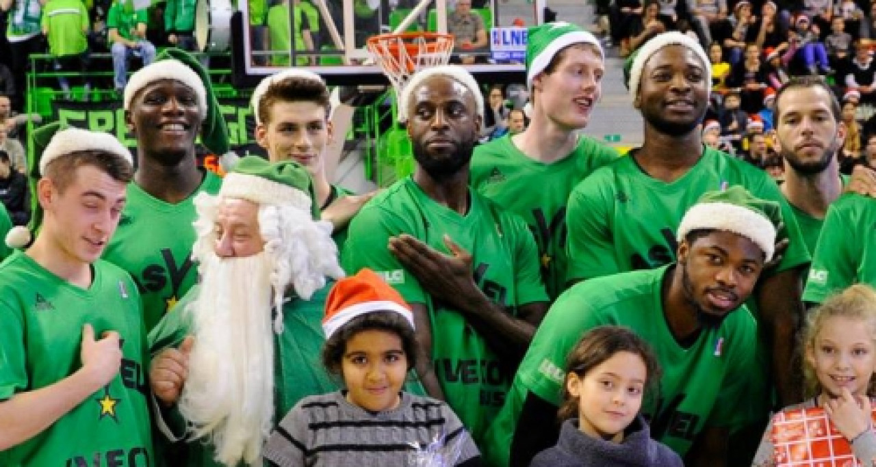 En pleine polémique, Georgi Joseph (ASVEL) s'affiche en faisant une quenelle En pleine polémique, Georgi Joseph (ASVEL) s'affiche en faisant une quenelle