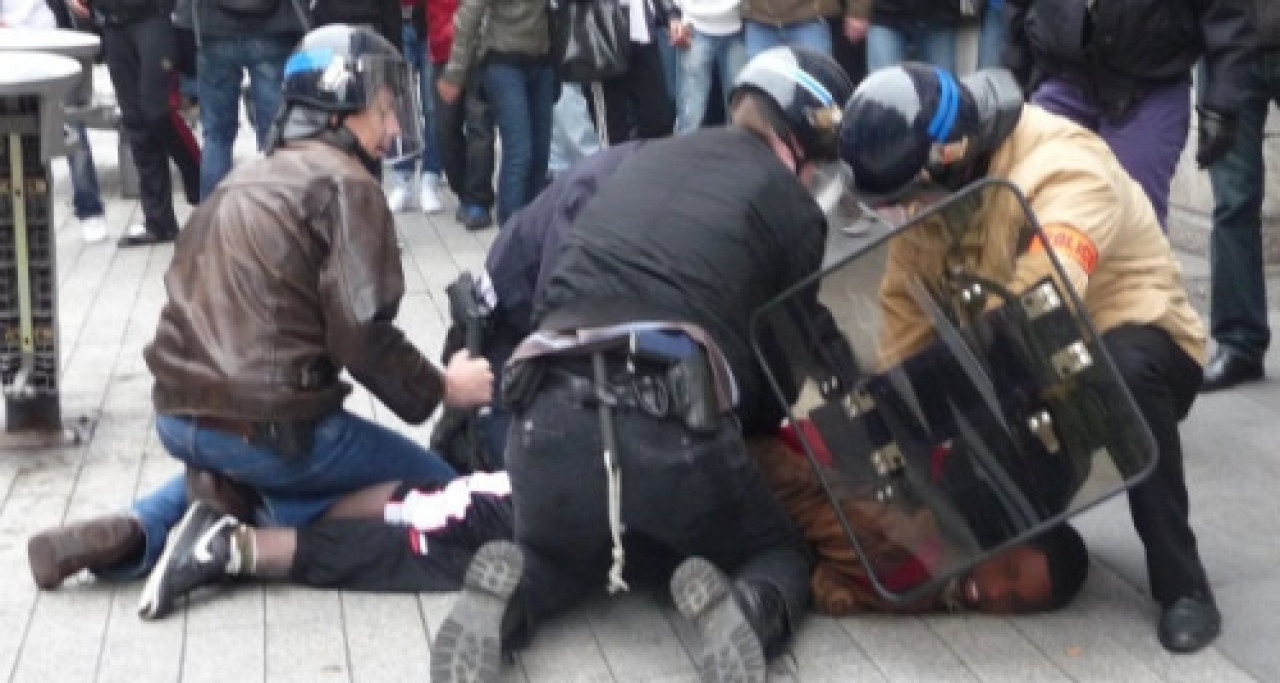 Il blesse un policier lors de son interpellation Il blesse un policier lors de son interpellation