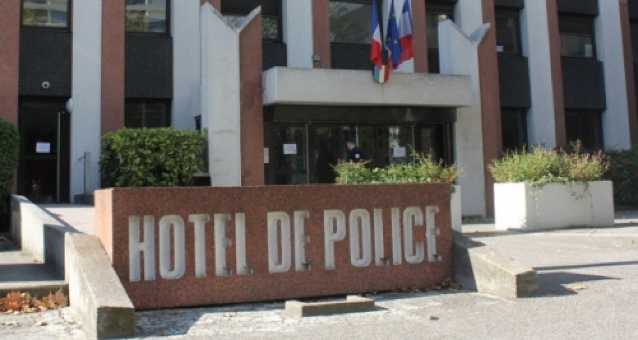 Lyon : il traine le pompiste sur plusieurs mètres pour ne pas avoir à payer son carburant Lyon : il traine le pompiste sur plusieurs mètres pour ne pas avoir à payer son carburant