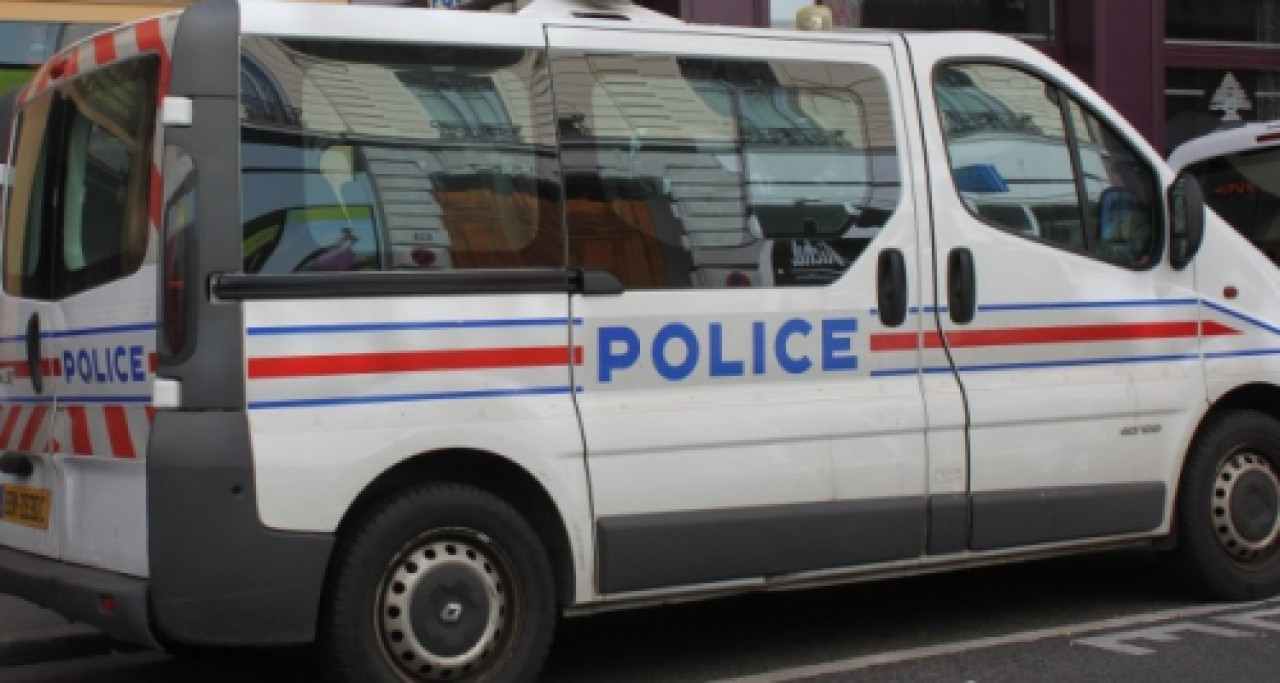 Vénissieux : il agresse sa femme et sa fille de 5 ans Vénissieux : il agresse sa femme et sa fille de 5 ans