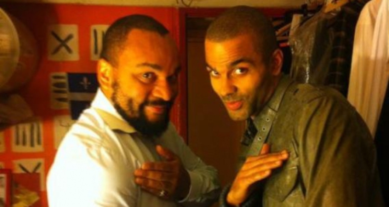 Tony Parker sommé de s’excuser pour sa quenelle effectuée avec Dieudonné Tony Parker sommé de s’excuser pour sa quenelle effectuée avec Dieudonné