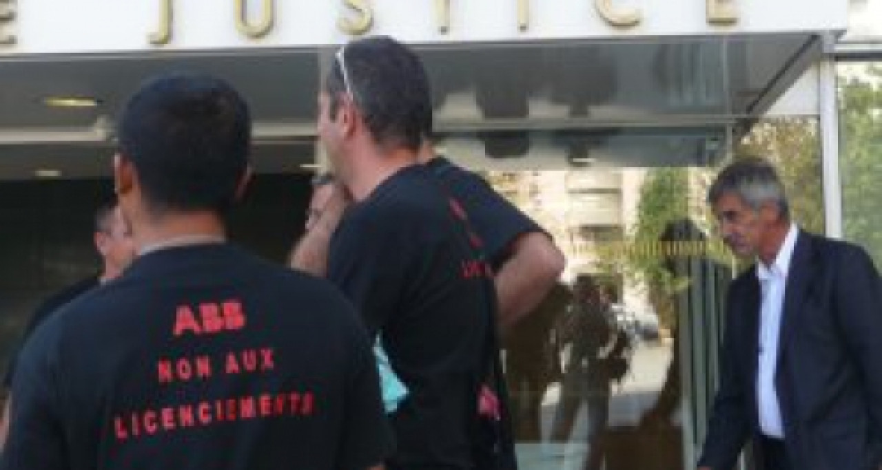 Les salariés d’ABB bloquent leur usine Les salariés d’ABB bloquent leur usine