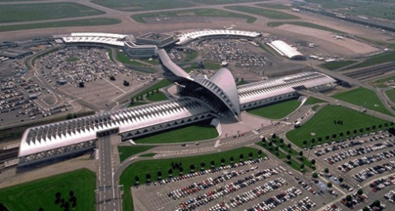 Le Wifi devient gratuit dans les aéroports lyonnais Le Wifi devient gratuit dans les aéroports lyonnais