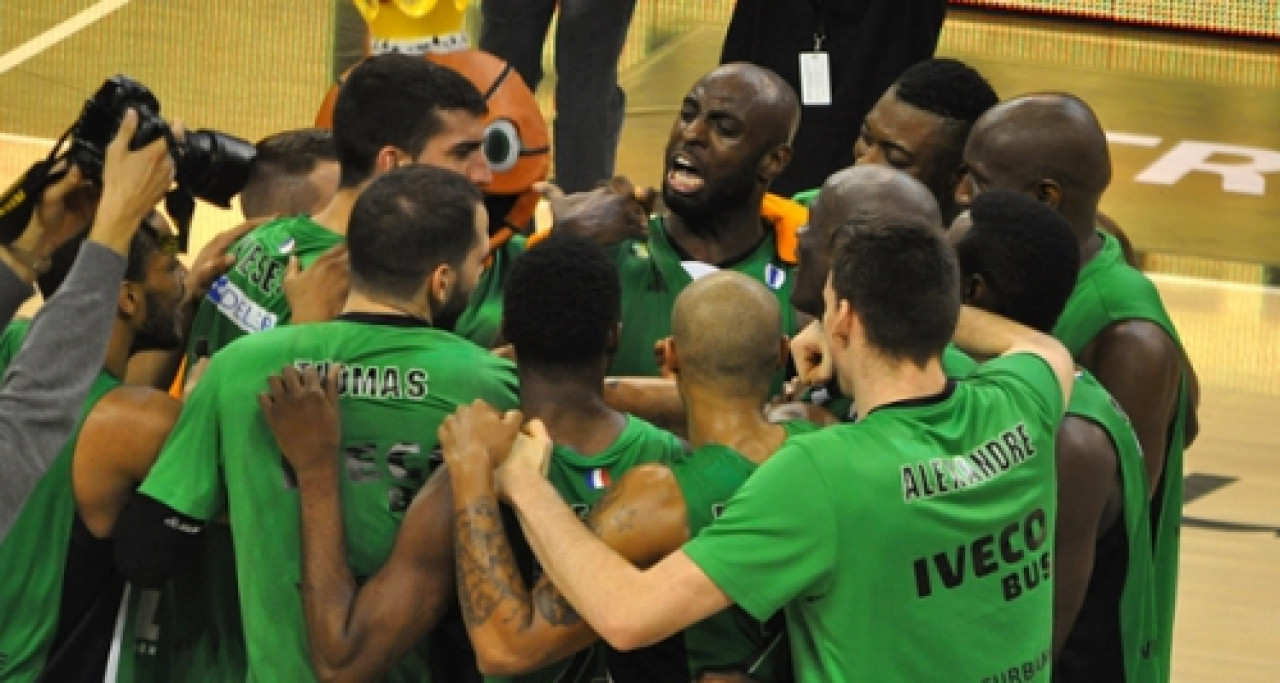 L’ASVEL reprend son élan face à Gravelines (69-64) L’ASVEL reprend son élan face à Gravelines (69-64)