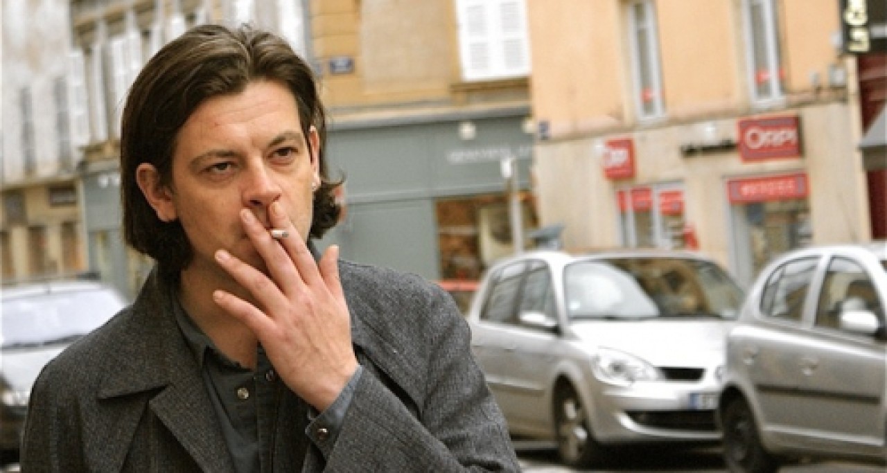 Benjamin Biolay compose l'hymne de l'Olympique Lyonnais Benjamin Biolay compose l'hymne de l'Olympique Lyonnais