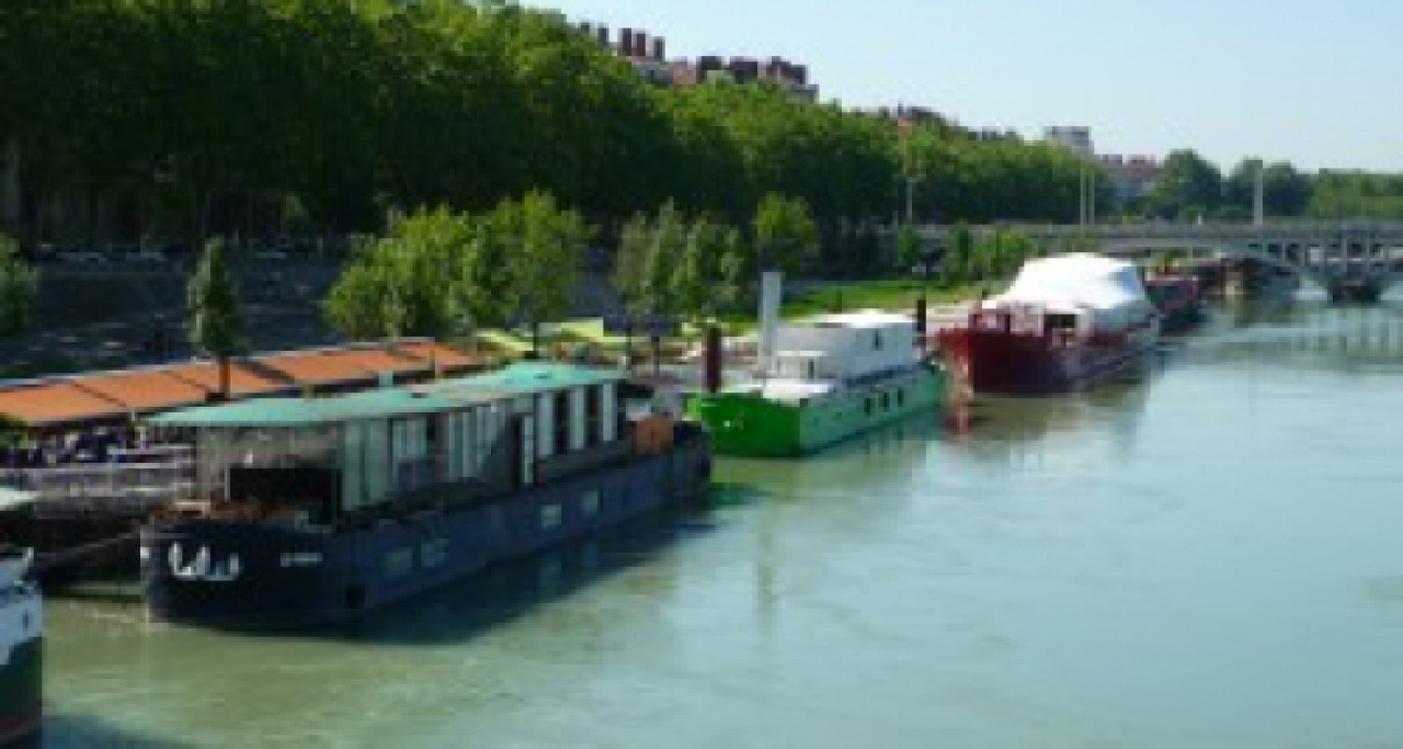 Vents violents dans le Rhône : deux accidents de péniche dimanche Vents violents dans le Rhône : deux accidents de péniche dimanche