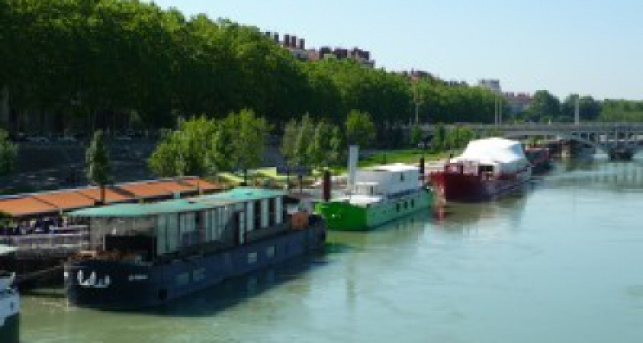 Lyon : à 15 ans, ils cambriolent une péniche Lyon : à 15 ans, ils cambriolent une péniche