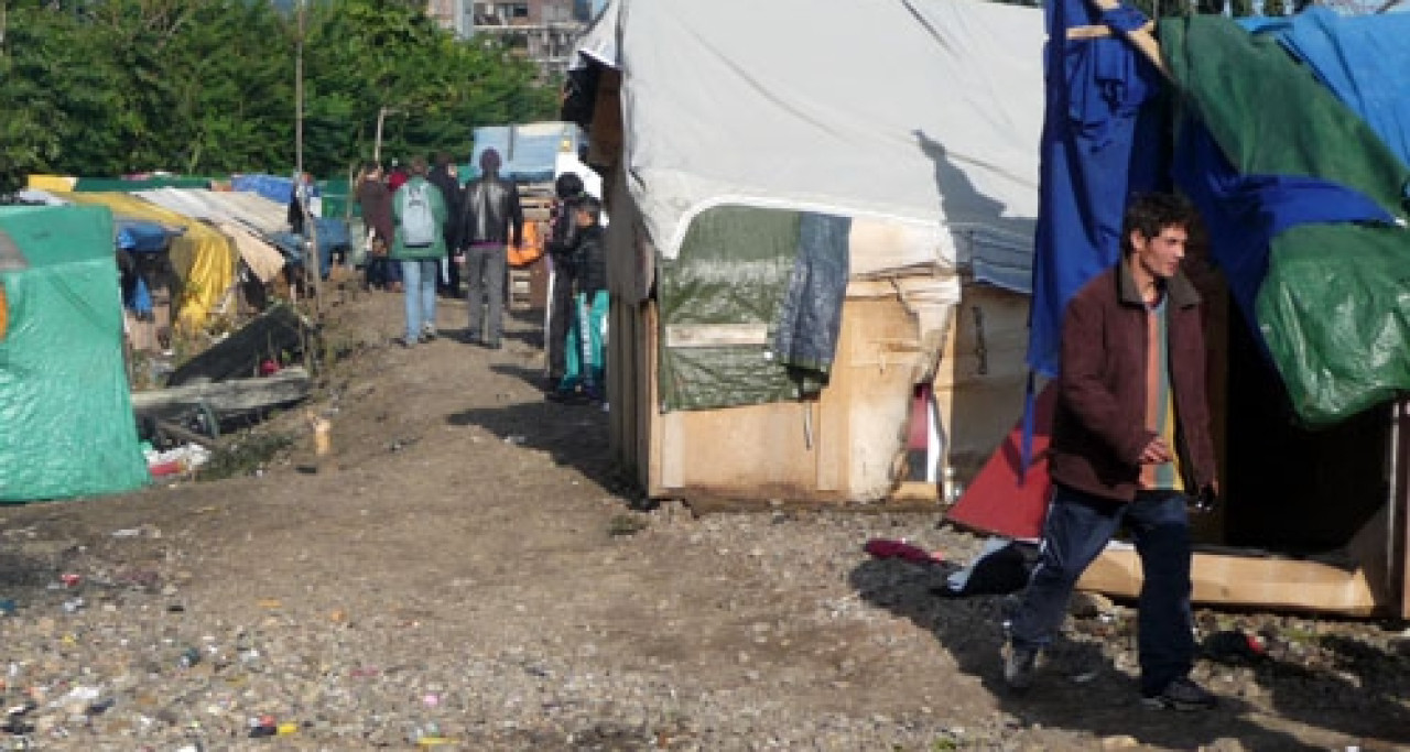 Grand Lyon : un camp de Roumains victime d'un rôdeur pédophile Grand Lyon : un camp de Roumains victime d'un rôdeur pédophile