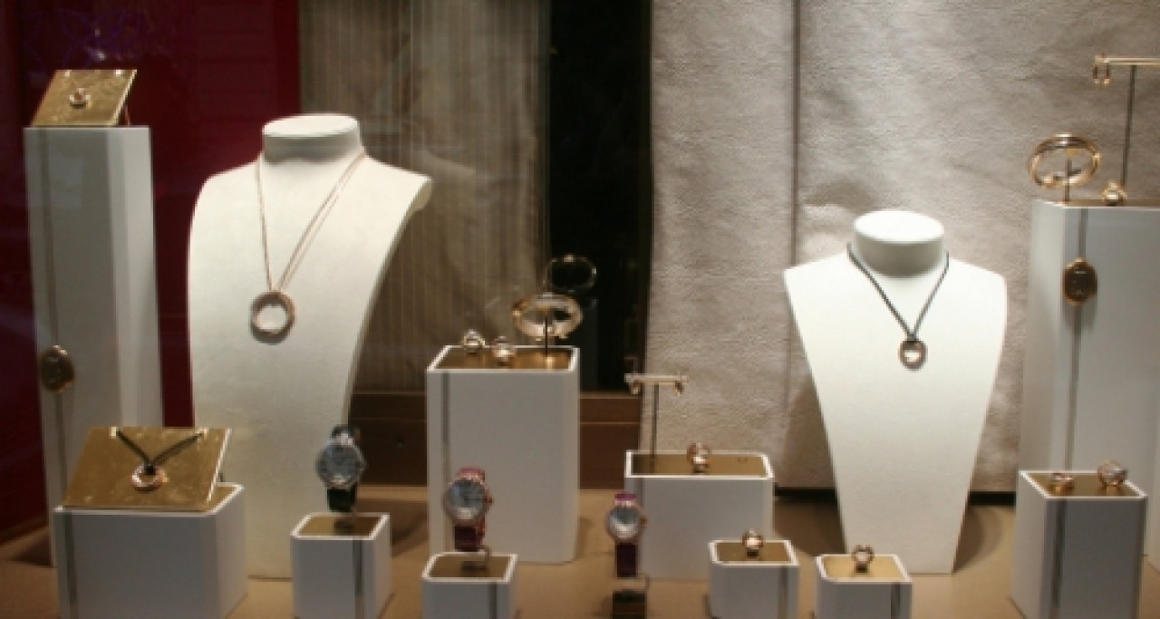 Lyon : la bijouterie Rey-Coquais braquée samedi matin Lyon : la bijouterie Rey-Coquais braquée samedi matin