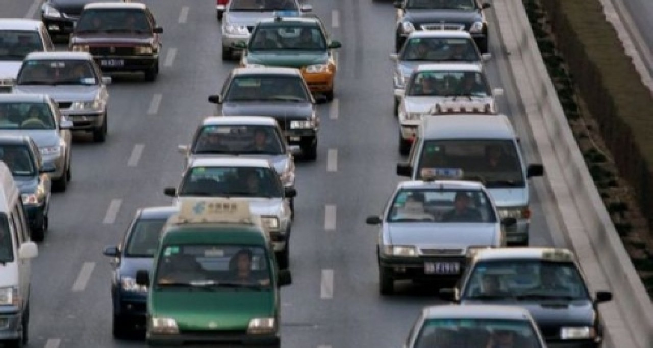 Sept kilomètres de bouchon sur le périphérique Laurent Bonnevay après un accident Sept kilomètres de bouchon sur le périphérique Laurent Bonnevay après un accident