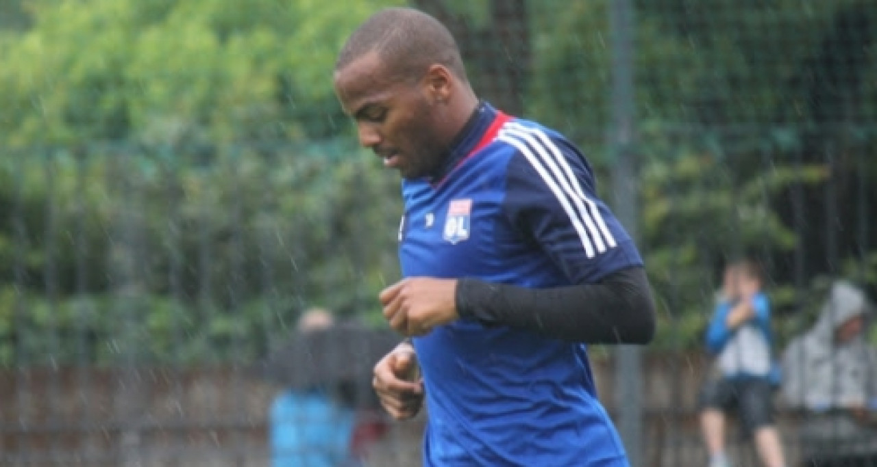 Ecarté, Briand accuse l'OL d'être mauvais payeur Ecarté, Briand accuse l'OL d'être mauvais payeur