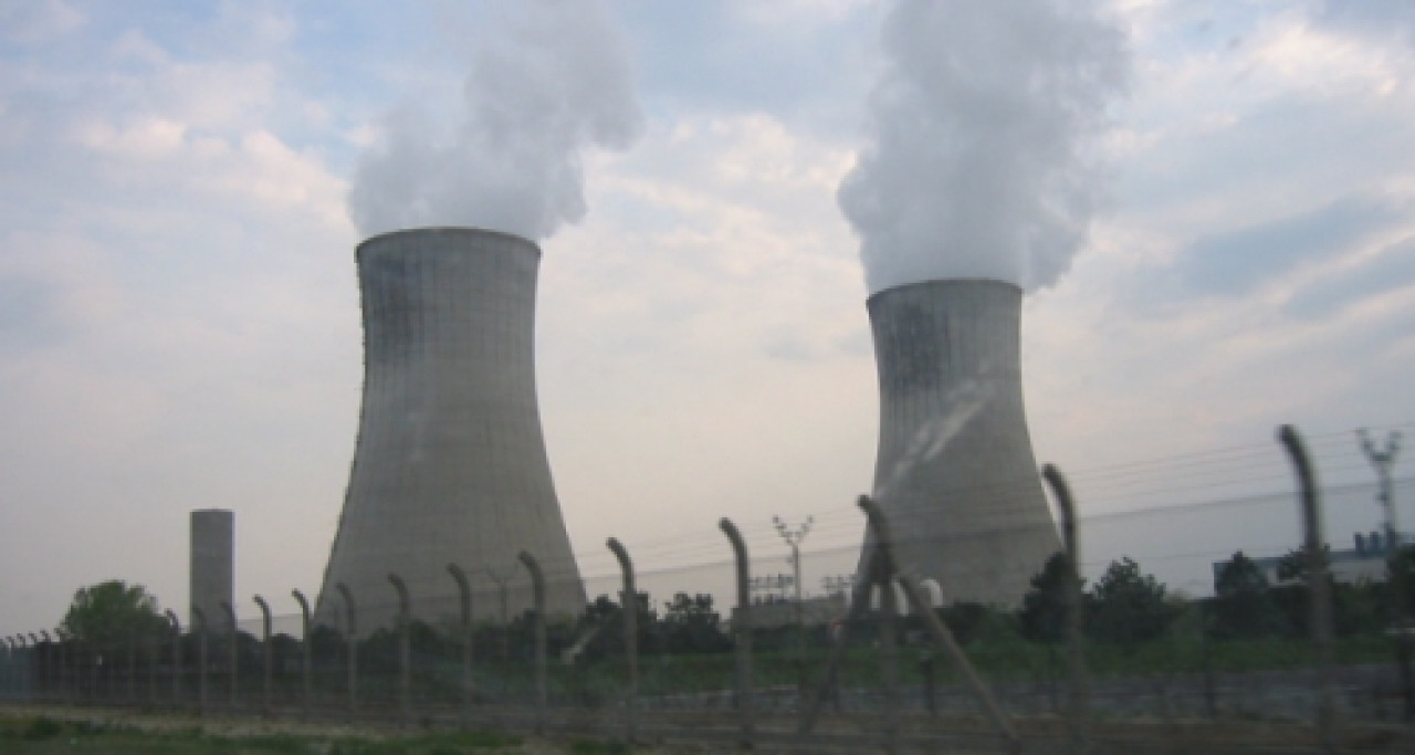 Vingt-neuf militants de Greenpeace jugés pour leur intrusion dans la centrale du Tricastin Vingt-neuf militants de Greenpeace jugés pour leur intrusion dans la centrale du Tricastin