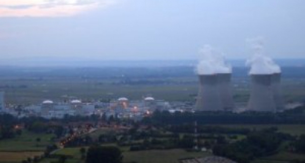 Un militant de Greenpeace atterrit dans la centrale du Bugey Un militant de Greenpeace atterrit dans la centrale du Bugey