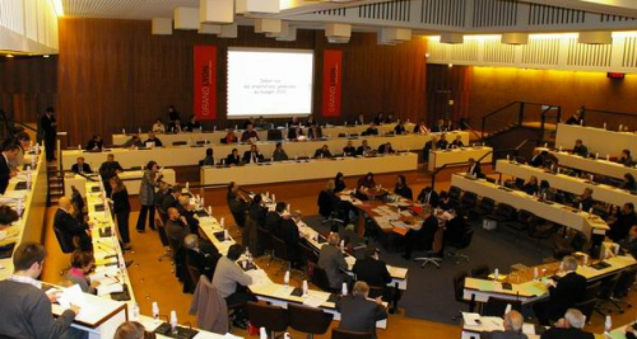 Pas encore installé, le Grand Lyon propose à ses élus des places VIP à l'OL, au LOU et à l'ASVEL Pas encore installé, le Grand Lyon propose à ses élus des places VIP à l'OL, au LOU et à l'ASVEL