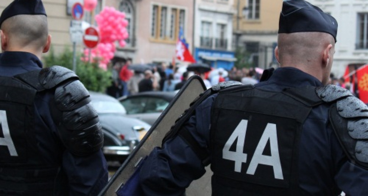 Un forcené désireux d'en finir se retranche chez lui près de Lyon Un forcené désireux d'en finir se retranche chez lui près de Lyon