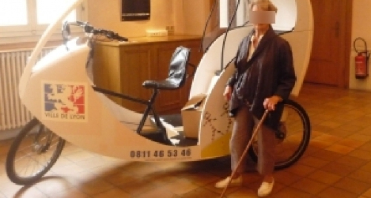 Le cyclopousse arrive à la Croix-Rousse Le cyclopousse arrive à la Croix-Rousse