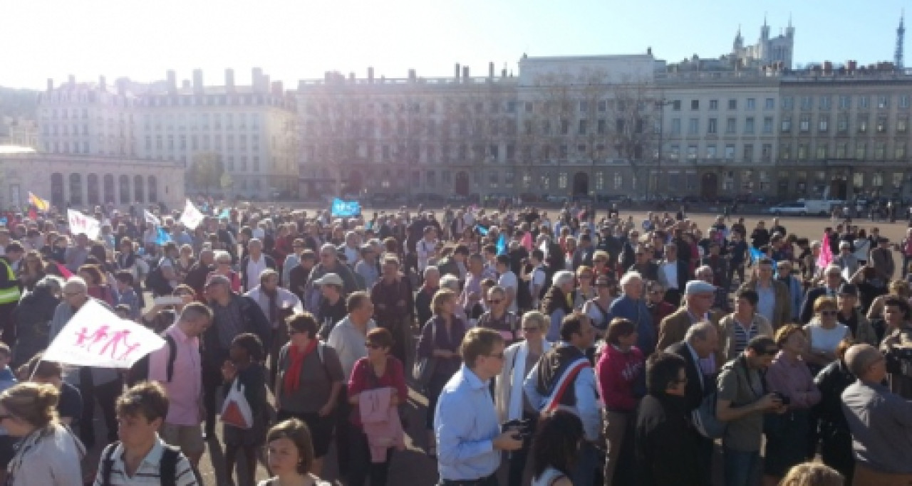 Manif contre le mariage pour tous : 3000 opposants réunis à Lyon dimanche Manif contre le mariage pour tous : 3000 opposants réunis à Lyon dimanche