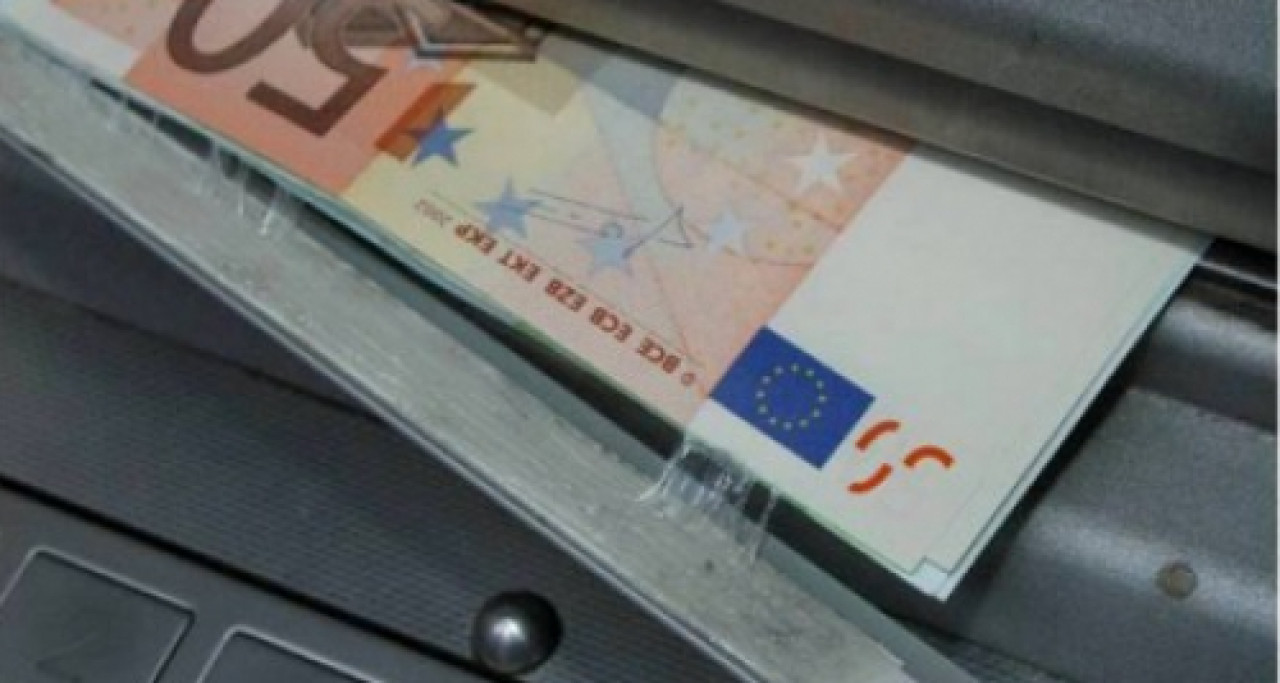 Un homme arrêté pour avoir trafiqué des distributeurs de billets Un homme arrêté pour avoir trafiqué des distributeurs de billets