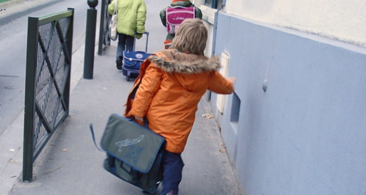 Rythmes scolaires : Une opération SPAM sur l’adresse mail de Gérard Collomb Rythmes scolaires : Une opération SPAM sur l’adresse mail de Gérard Collomb