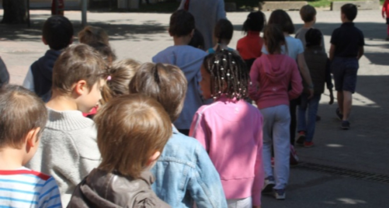 Réforme des rythmes scolaires à Lyon : le Sgen-CFDT et la FCPE parlent de "manipulation" Réforme des rythmes scolaires à Lyon : le Sgen-CFDT et la FCPE parlent de "manipulation"