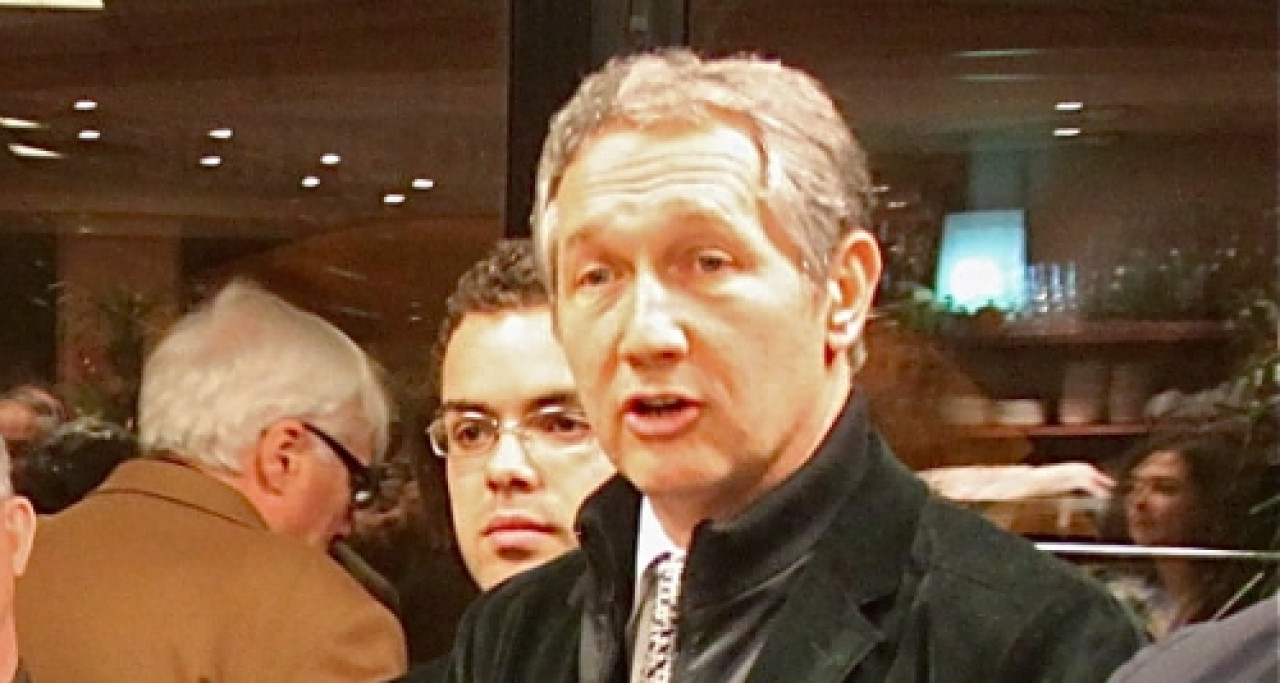 Bernard Fialaire réélu à la tête du parti Radical du Rhône Bernard Fialaire réélu à la tête du parti Radical du Rhône