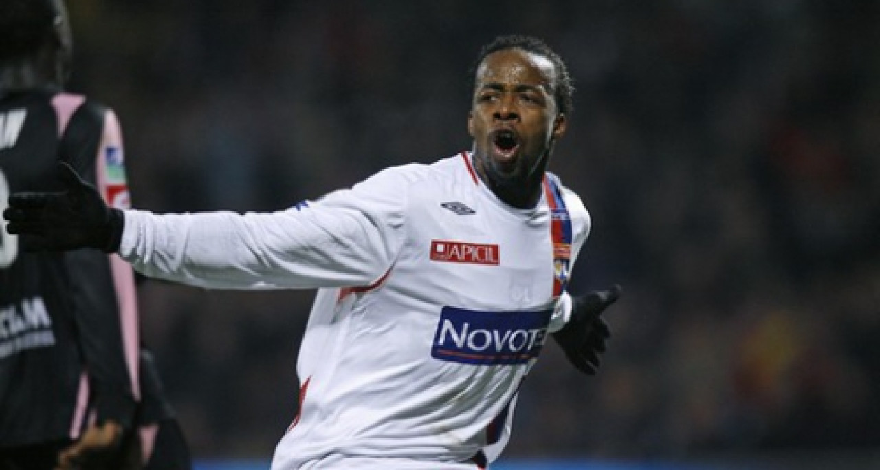 Neknomination : Sidney Govou porte plainte contre un site internet