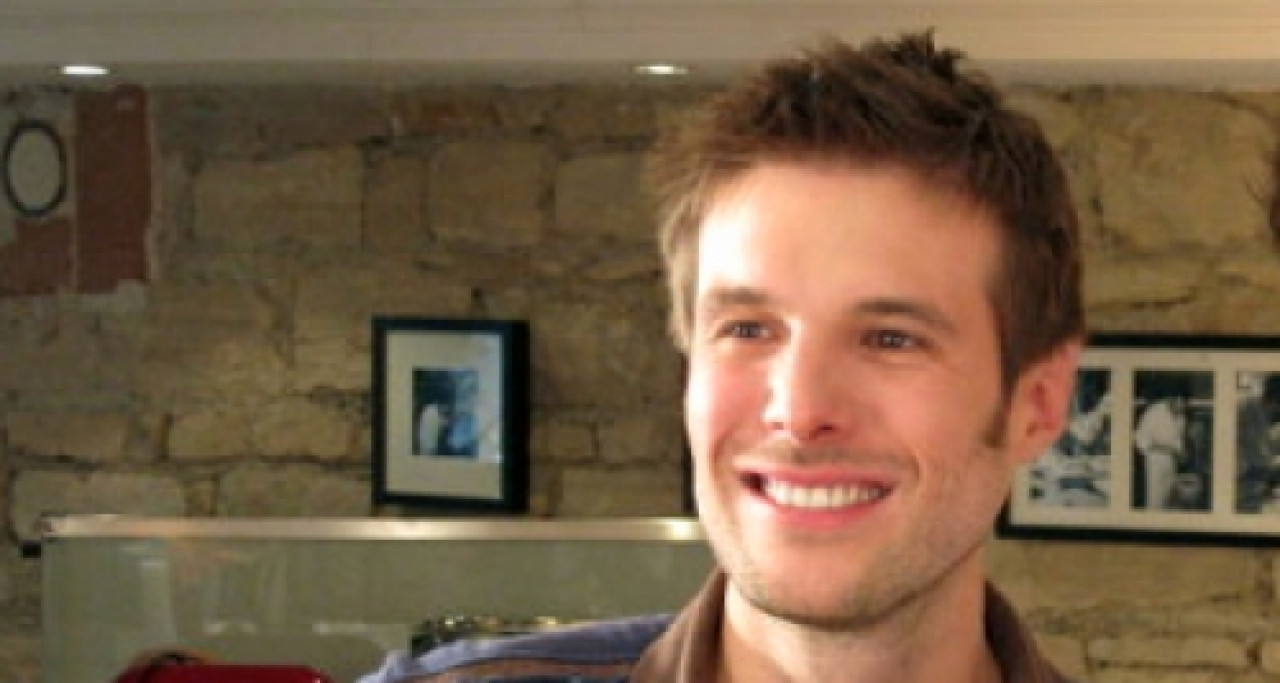 Le coup de gueule de Grégory Cuilleron appelé "le candidat manchot" par Libération Le coup de gueule de Grégory Cuilleron appelé "le candidat manchot" par Libération