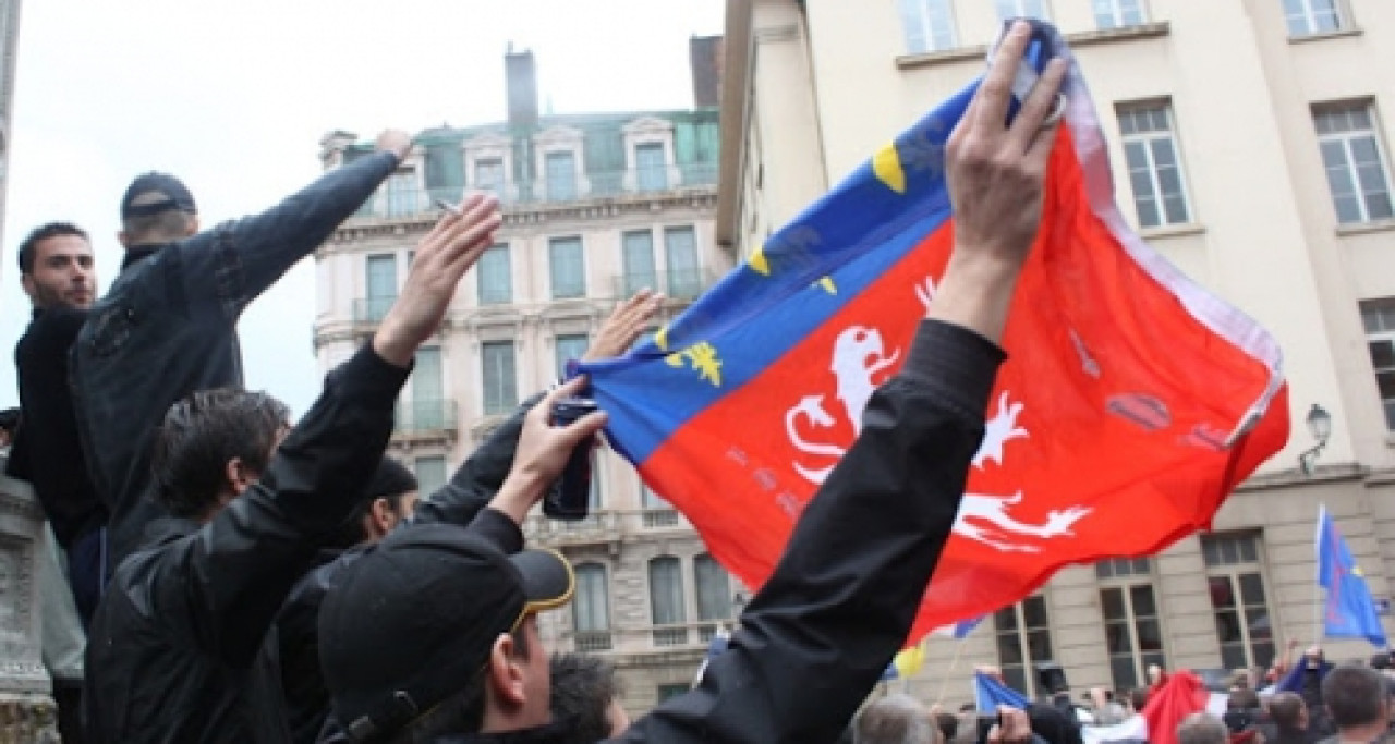 Mosquée de Poitiers occupée : des Lyonnais parmi les Identitaires Mosquée de Poitiers occupée : des Lyonnais parmi les Identitaires