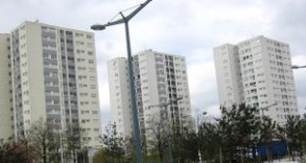 A Vénissieux, la tension est retombée après le meurtre d'un jeune homme A Vénissieux, la tension est retombée après le meurtre d'un jeune homme