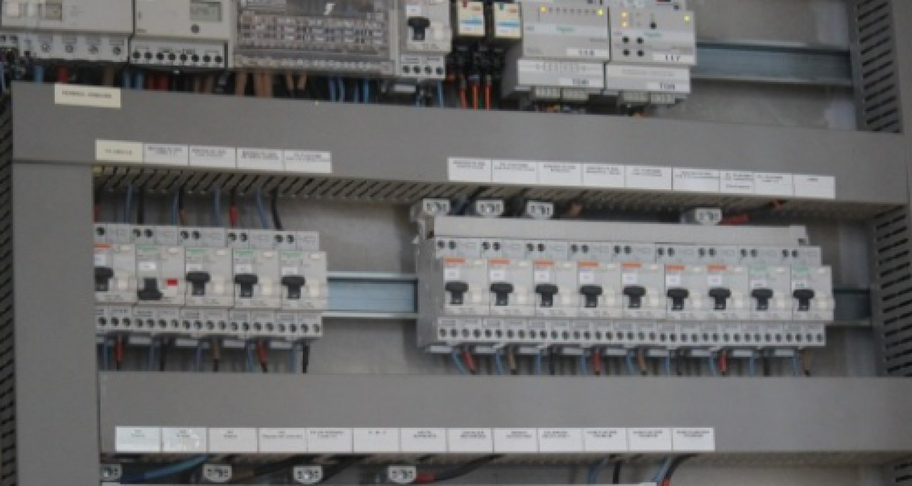 Lyon : ERDF va installer une centaine de postes de recharges pour voitures électriques Lyon : ERDF va installer une centaine de postes de recharges pour voitures électriques