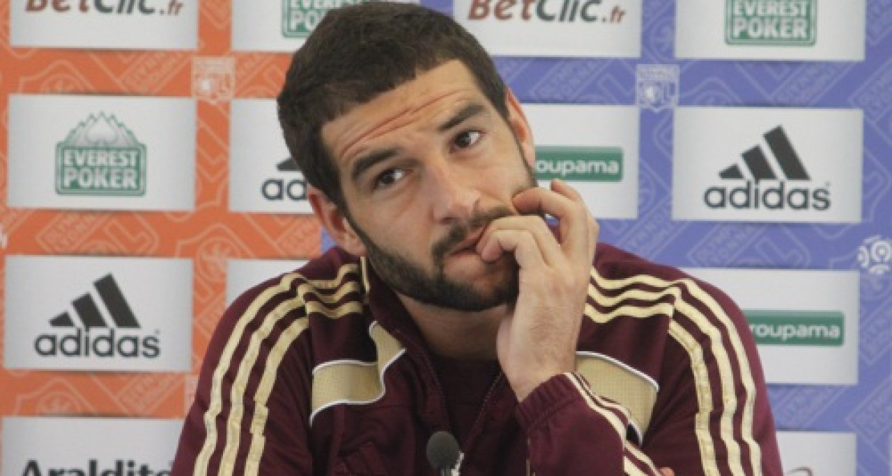 Le Rubin Kazan lorgne sur Lisandro Le Rubin Kazan lorgne sur Lisandro