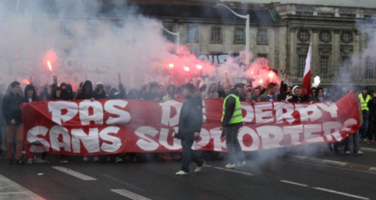 Les supporters de l’OL se font entendre dans les rues de Lyon Les supporters de l’OL se font entendre dans les rues de Lyon